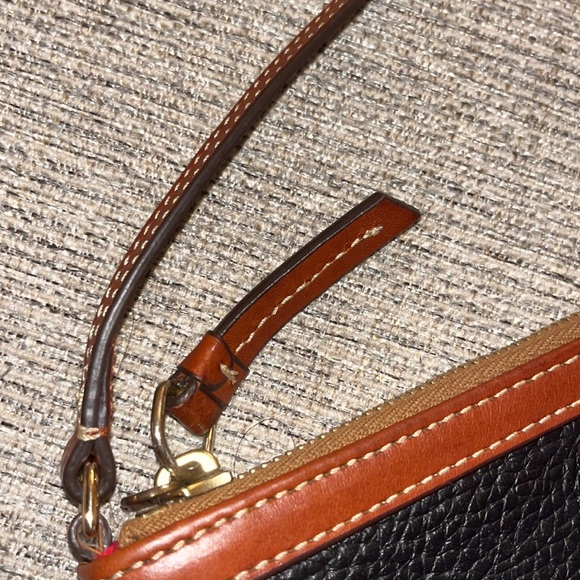Dooney & Bourke Black Pebble Wristlet - Picture 4 of 8